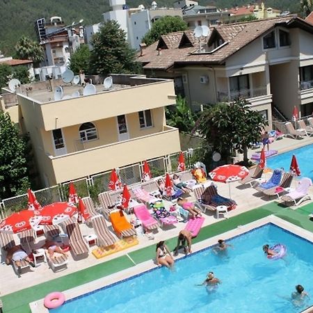 מרמריס Bonjour Hotel מראה חיצוני תמונה