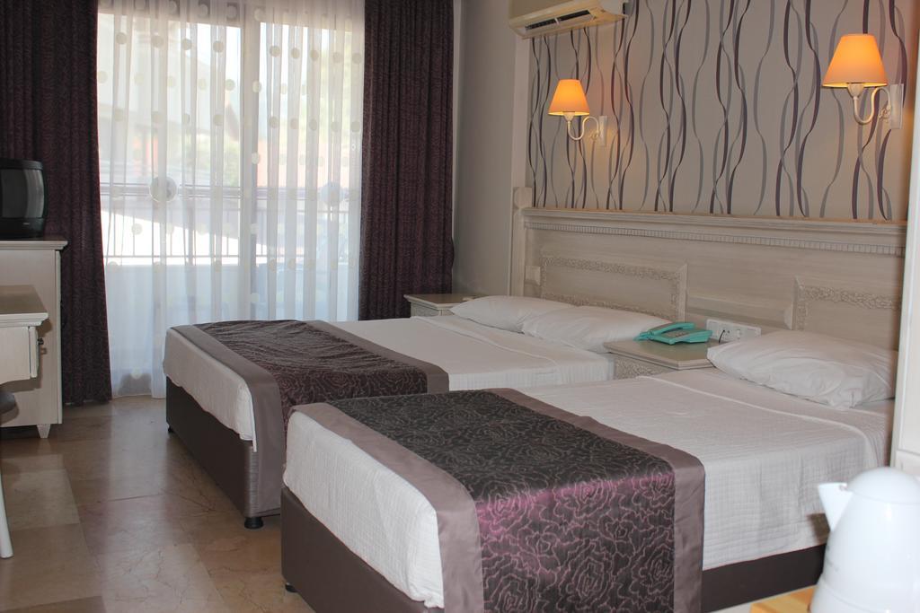 מרמריס Bonjour Hotel חדר תמונה