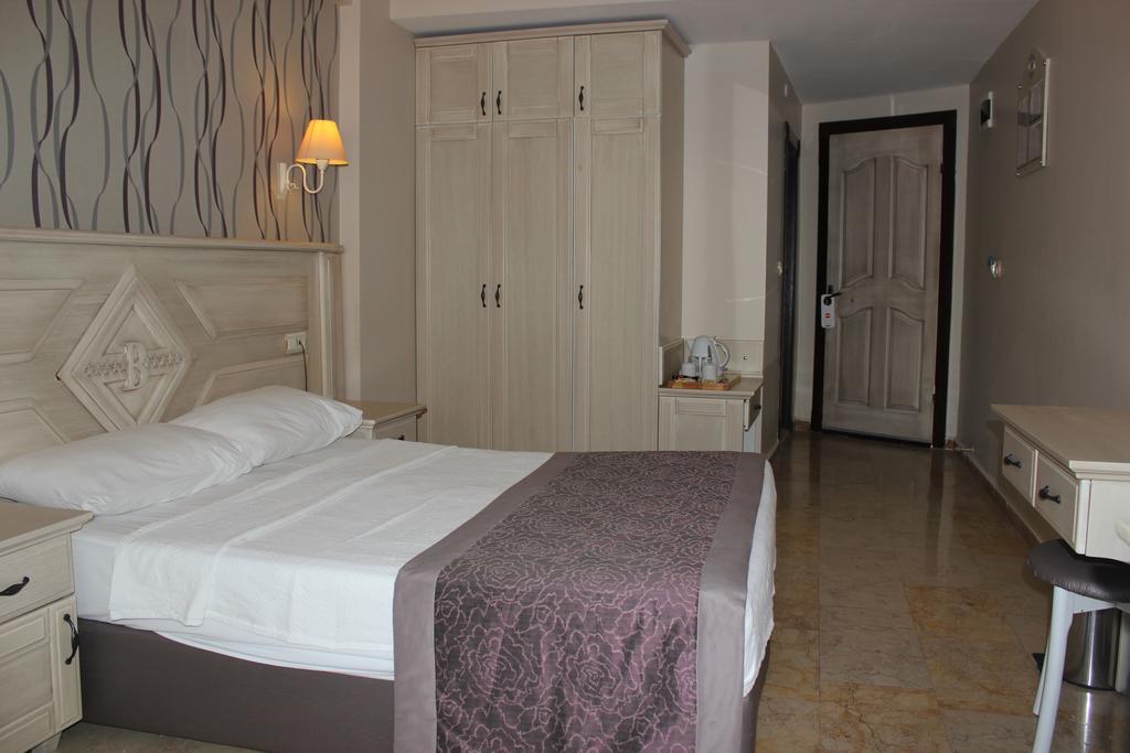 מרמריס Bonjour Hotel חדר תמונה