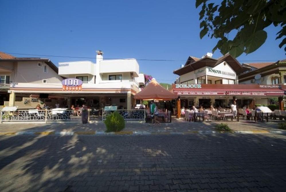 מרמריס Bonjour Hotel מראה חיצוני תמונה