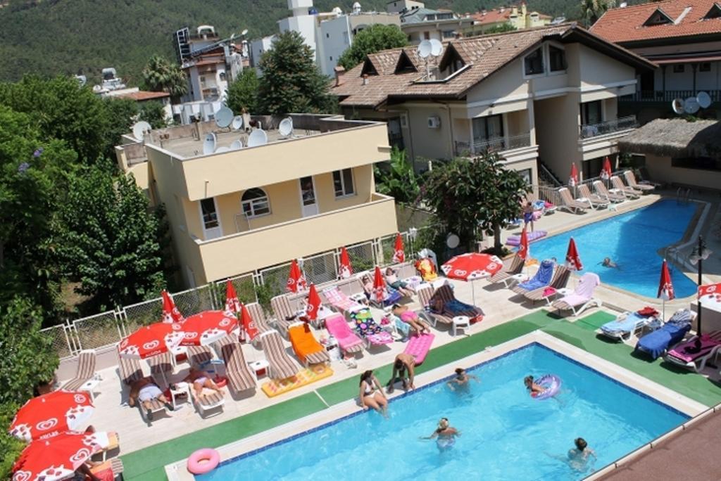 מרמריס Bonjour Hotel מראה חיצוני תמונה