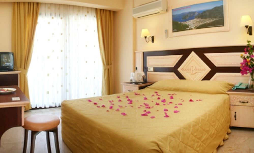 מרמריס Bonjour Hotel מראה חיצוני תמונה