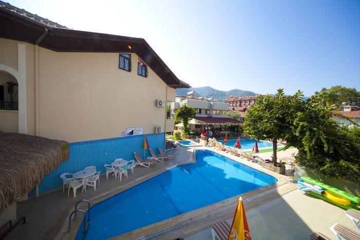 מרמריס Bonjour Hotel מראה חיצוני תמונה