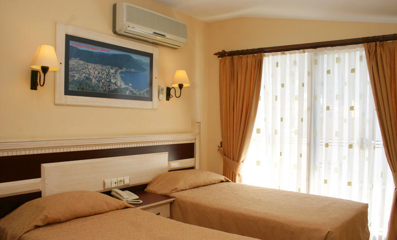 מרמריס Bonjour Hotel מראה חיצוני תמונה