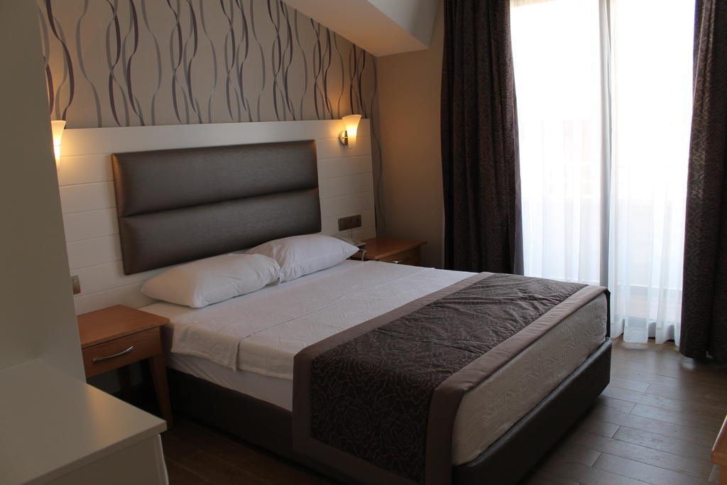 מרמריס Bonjour Hotel מראה חיצוני תמונה