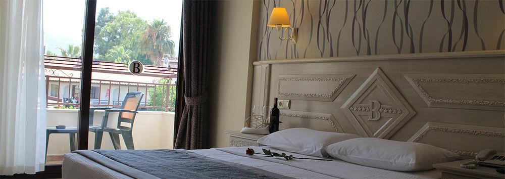 מרמריס Bonjour Hotel מראה חיצוני תמונה